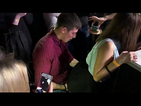 ❤️ Ekte sex på en russisk nattklubb. 18 år gammel russisk jente i anus og vagina knullet på en nattklubb ❤️❌ Pornovideo på porno no.com-porn-zog.ru ❌